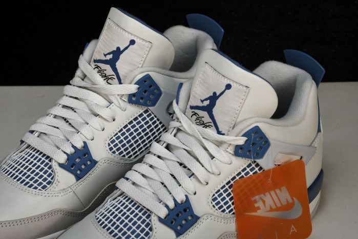 Air Jordan 4 Retro
