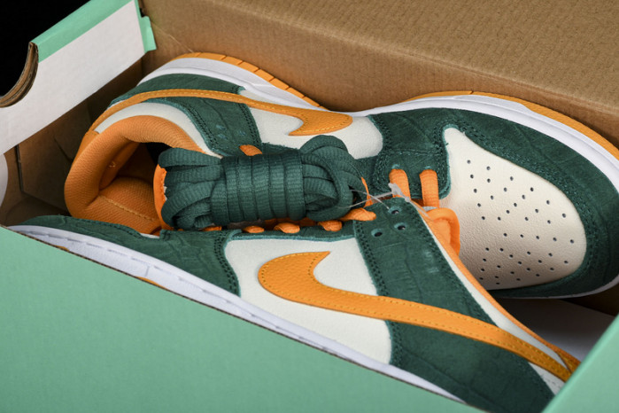 Dunk Low Pro SB